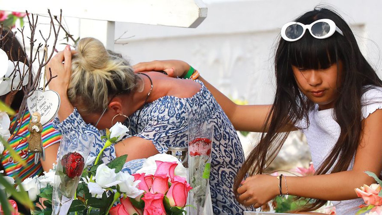 "Personne ne pense à la douleur des gamines" : un proche de Johnny révèle la terrible souffrance de Jade Hallyday