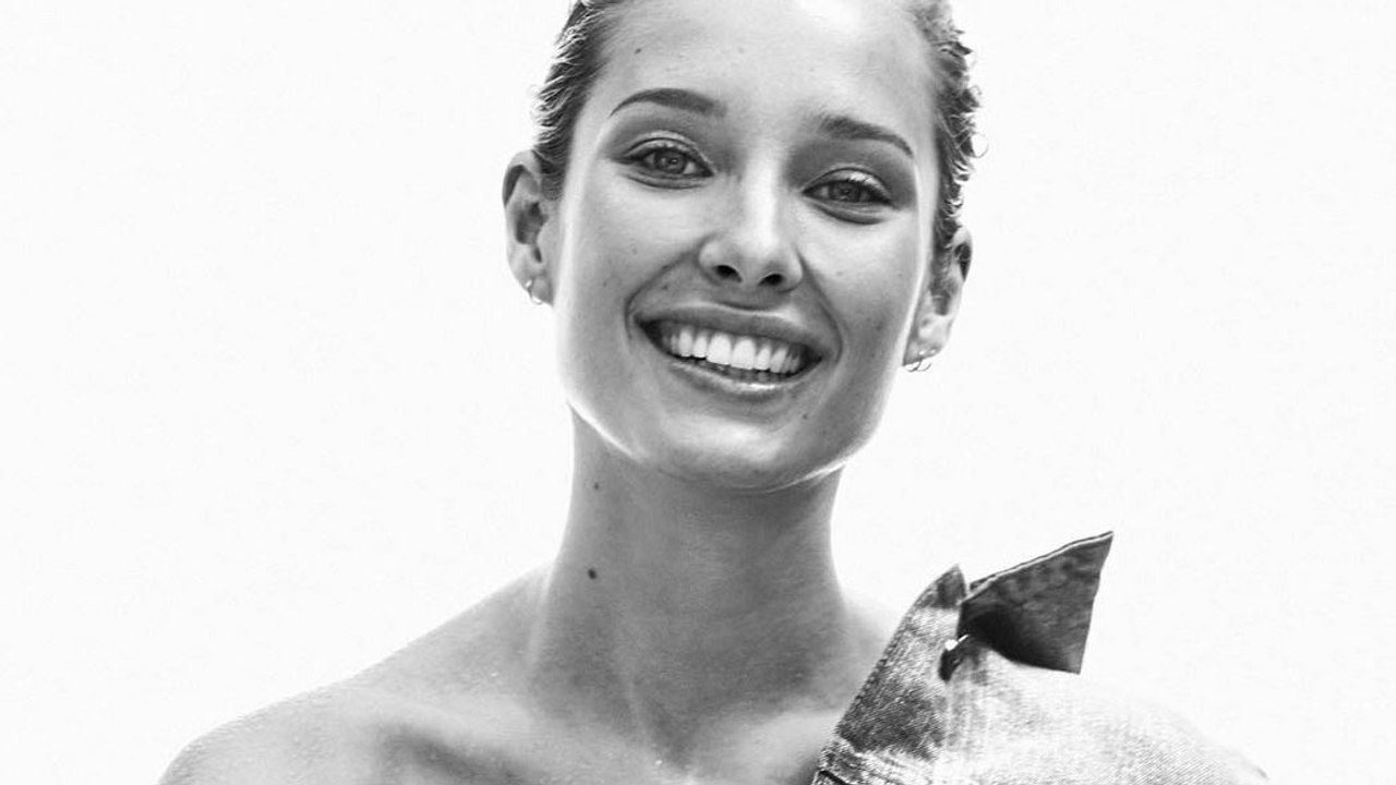 Ilona Smet : elle dévoile sa poitrine sous une veste en jean et donne chaud à Instagram