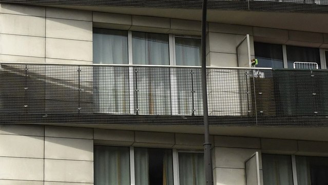 Mamoudou Gassama : après son acte héroïque, des théories farfelues