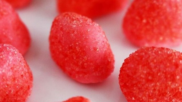 Dans les comptes de campagne de Macron... 17,8 kilos de fraises Tagada