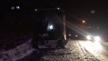 ZONGULDAK - Yolcu otobüsü ile kamyonun çarpıştığı kazada 5 kişi yaralandı