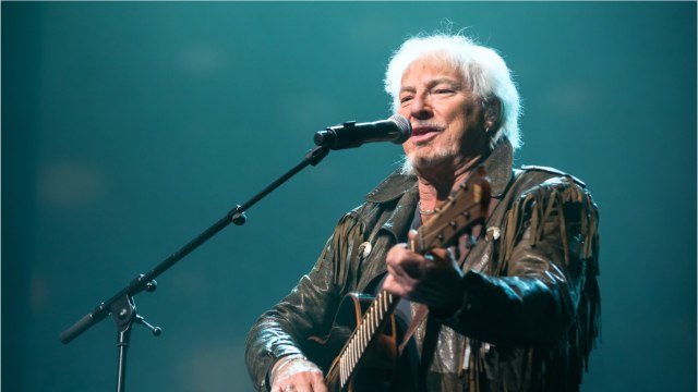 GALA VIDEO - “Pas vraiment des copains ! : pourquoi Hugues Aufray n’apprécie pas Johnny Hallyday et Renaud