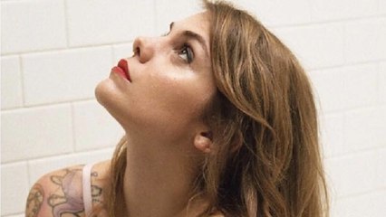 Coeur de Pirate : la chanteuse dévoile une photo "non retouchée" en toute petite tenue sur Instagram
