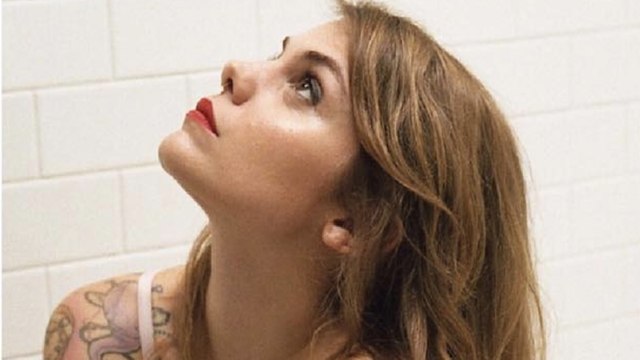 Coeur de Pirate : la chanteuse dévoile une photo non retouchée en toute petite tenue sur Instagram