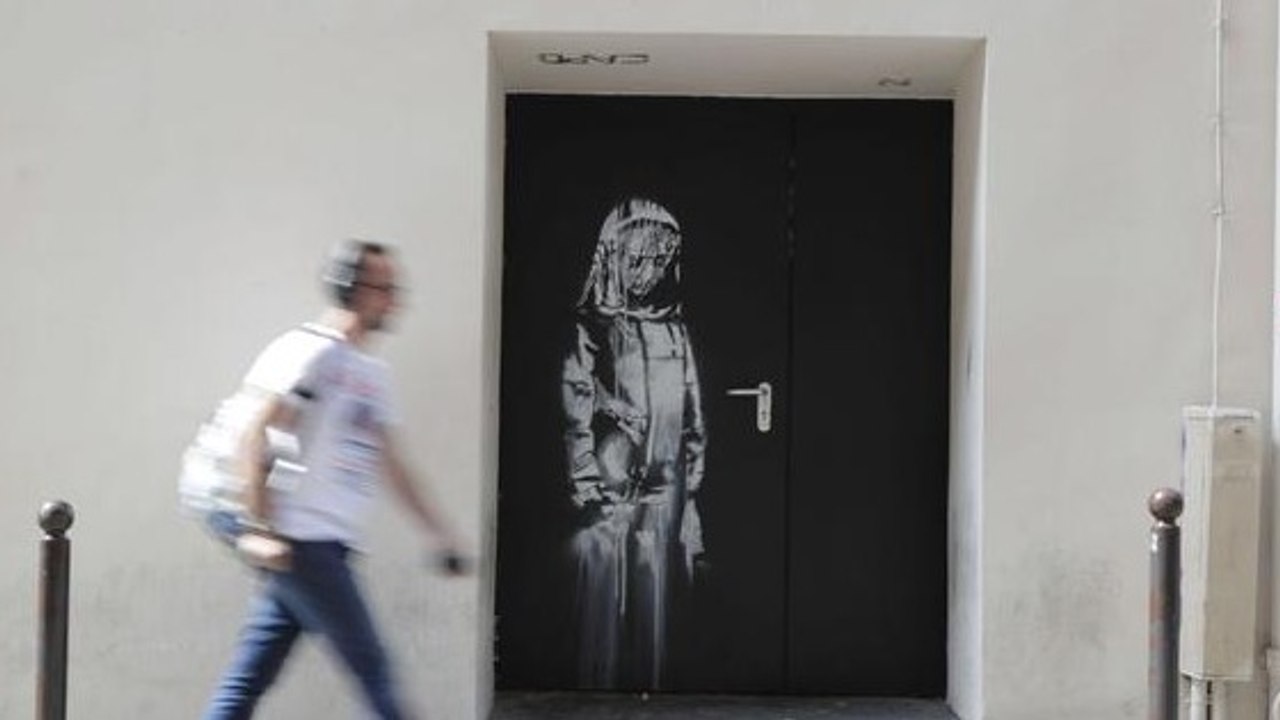 Attentat du 13 Novembre : l'hommage bouleversant découvert sur la porte de secours du Bataclan