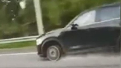 VIDEO - Scène incroyable en Belgique : un automobiliste surpris à 120 km/h sur l'autoroute... sur une jante
