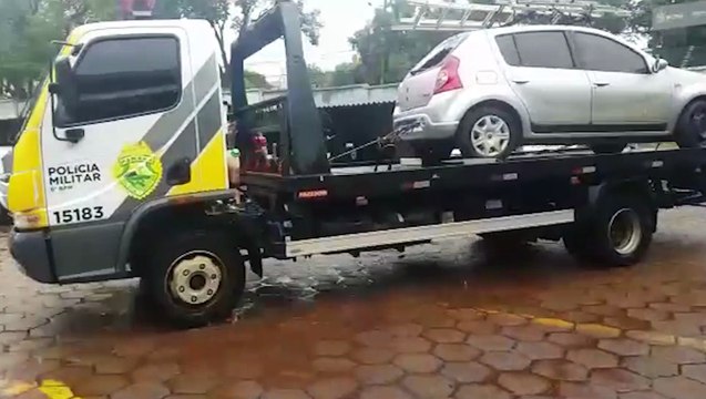 Sandero levado em assalto à mão armada é recuperado pela PM