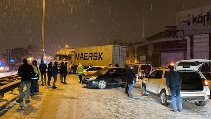 13 araç kazaya karıştı, D100 trafiğe kapatıldı