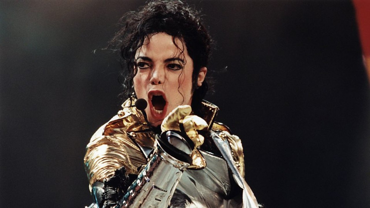 Michael Jackson : le clip inédit "Behind The Mask" dévoilé