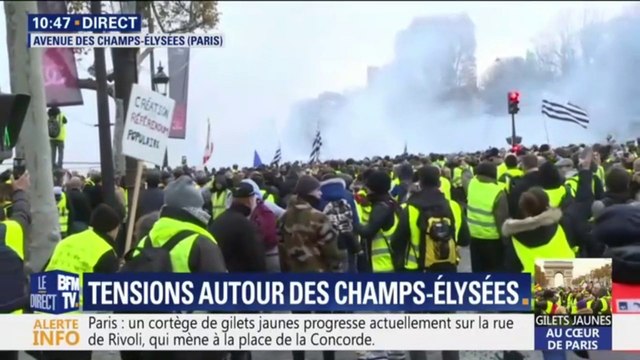Gilets Jaunes : les images de la manifestation sur les Champs-Elysées font le tour du monde
