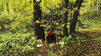 Google Maps : le mystère de l'homme au masque à gaz en pleine forêt