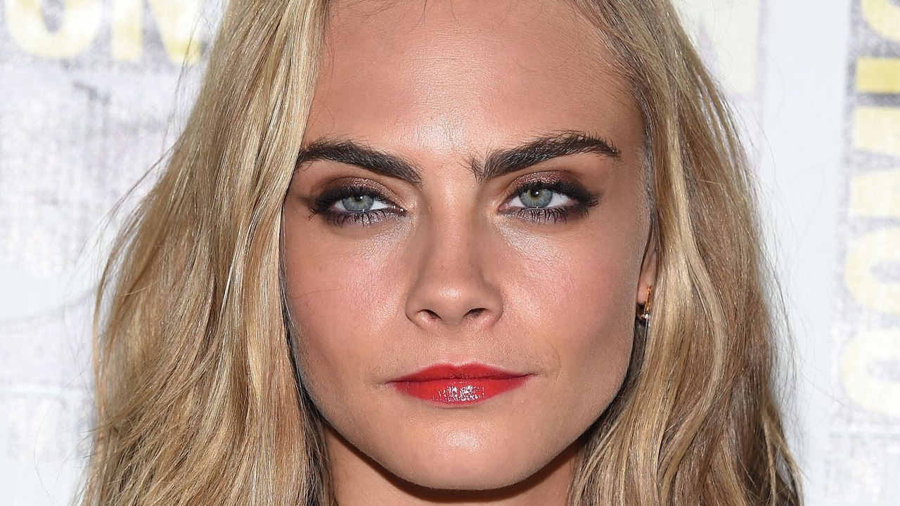 Cara Delevingne s'affiche en tenue d'Eve pour Balmain