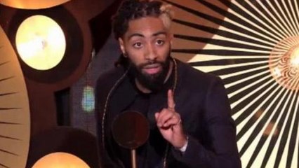 "Salut les blancs !" : le sketch décapant de Fary aux Molières 2019 (VIDEO)