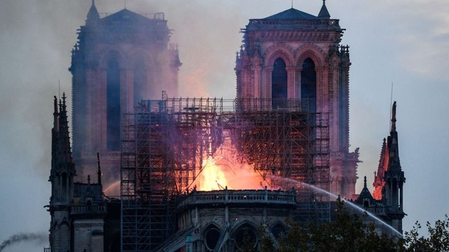 Reconstruction de Notre-Dame : plus de 1000 experts appellent Emmanuel Macron a éviter la précipitation