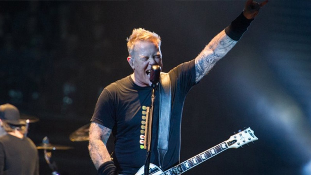 Johnny Hallyday : l'hommage incroyable de Metallica lors de leur concert au Stade de France