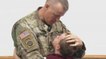 Les magnifiques images des retrouvailles entre un militaire américain et son fils après un an d'absence
