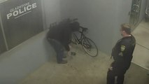 VIDEO - Etats-Unis : Il tente de voler un vélo... devant un commissariat de police