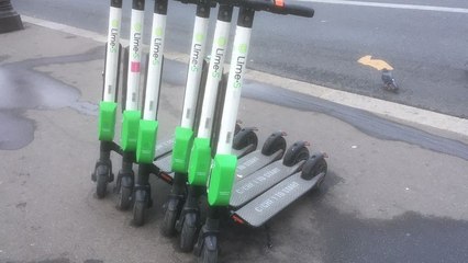 "Si tu chevauches mon c**, tire-moi les cheveux" : des trottinettes Lime piratées se mettent à dire des insanités en pleine rue (VIDEO)
