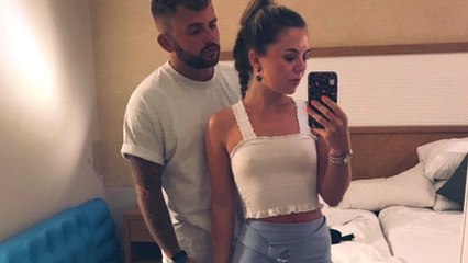 Vacances : un détail très gênant s'est glissé sur le selfie qu'elle envoie à ses parents