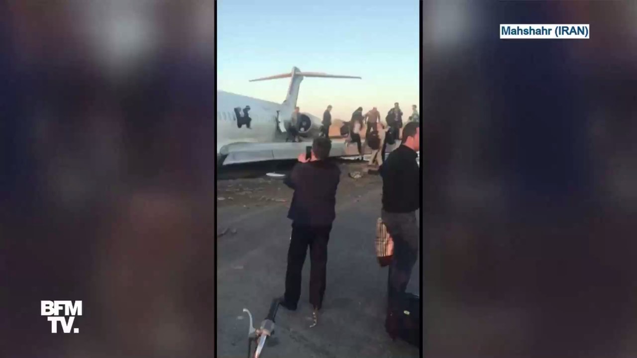 En Iran, un avion de ligne rate son atterrissage... et finit sa course sur l'autoroute