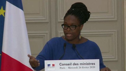 Sibeth Ndiaye : la porte-parole du gouvernement apparaît en train de fumer en direct sur BFM