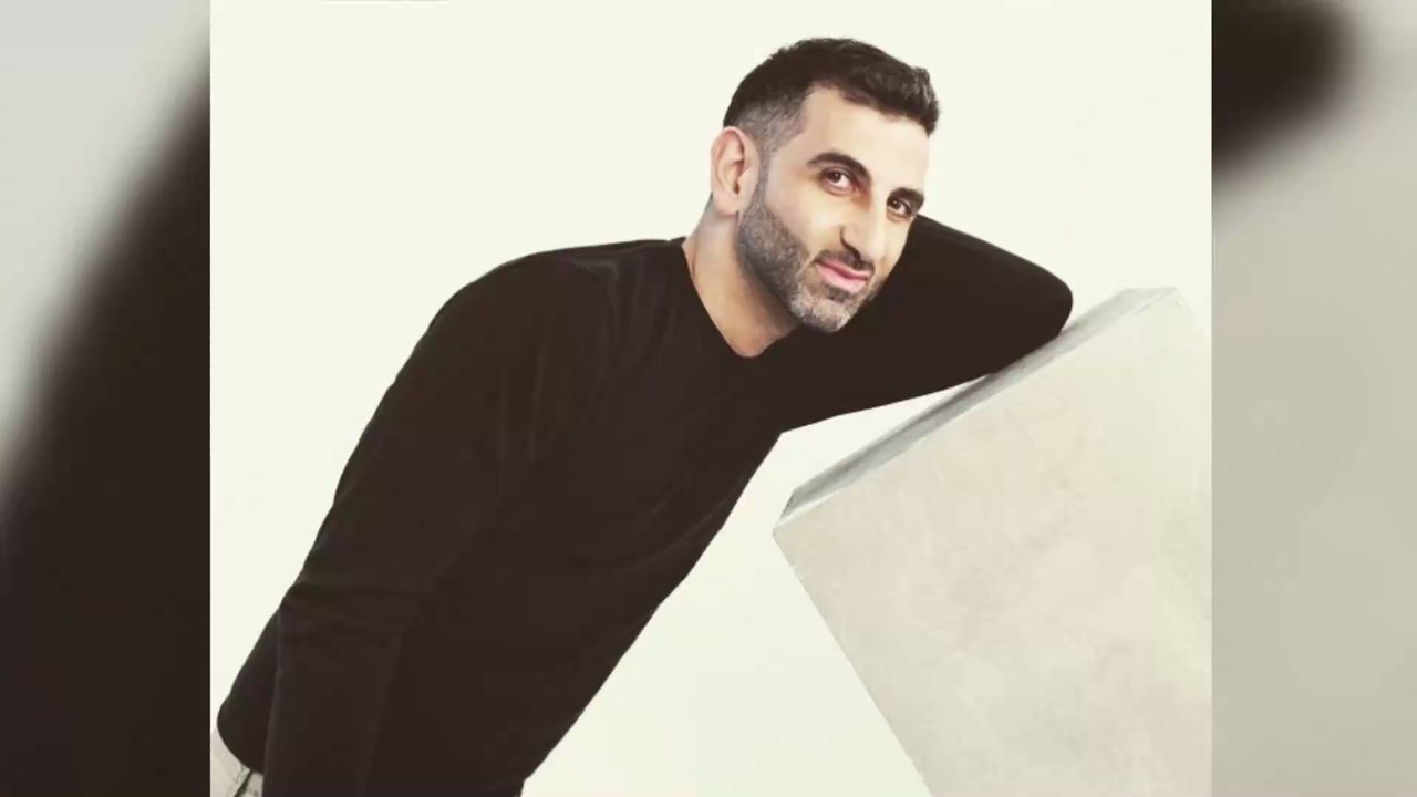 L'humoriste Kheiron obligé de s'excuser après une blague douteuse