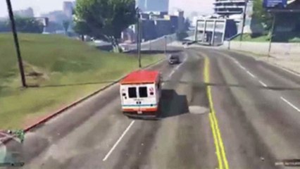 Vidéo : Des ambulanciers choquent en faisant la danse du cercueil avec un "patient coronavirus"