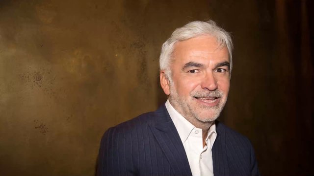 Christian Clavier dézingue Pascal Praud en direct dans L'heure des pros