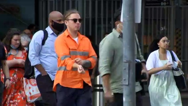 Bunnings joins Victoria's fight against COVID as health experts warn of spike of highly contagious Omicron subvariant