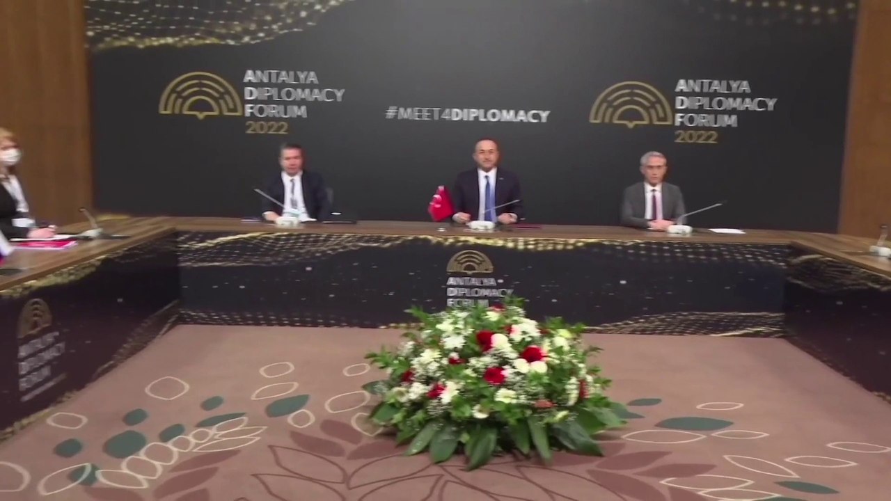 هل تستطيع إسرائيل وتركيا حل أزمة أوكرانيا بالسير على حبلين؟