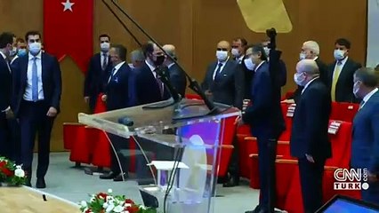 Berat Albayrak'ın "Burası Çok Önemli" isimli kitabı okuyucuyla buluştu