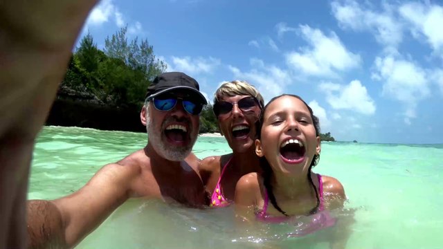 Édouard Philippe : Les Français pourront partir en vacances cet été