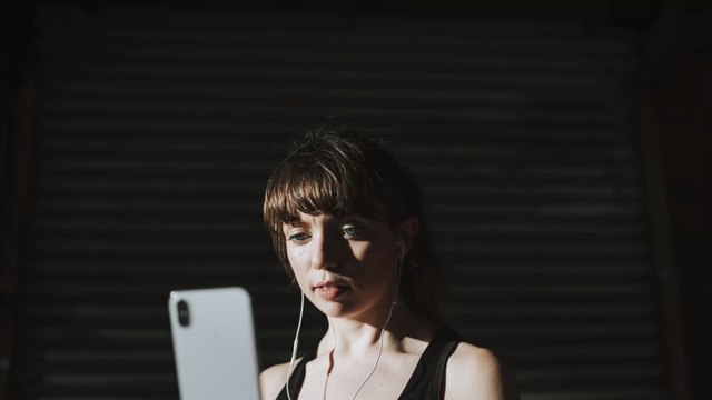 TikTok : silhouette challenge, le défi sexy dont il faut se méfier