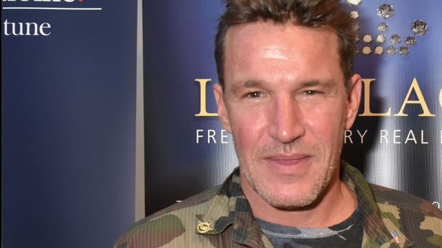 TPMP : Benjamin Castaldi vrille et finit fesses à l’air en direct (Vidéo)