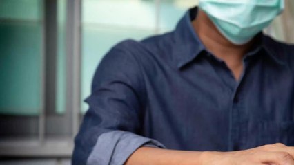 Coronavirus : un salarié français testé positif au Covid-19 licencié de son entreprise pour "faute grave"