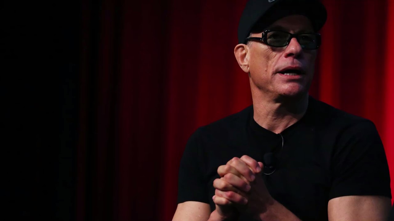 TPMP : Jean-Claude Van Damme anti-masque et anti-vaccin, son discours surréaliste