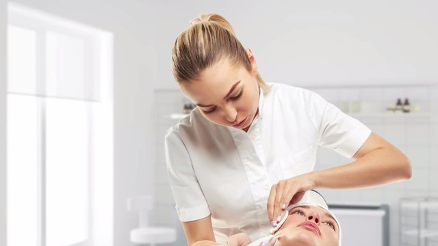 Etats-Unis : des clients contaminés au VIH après un soin du visage en institut