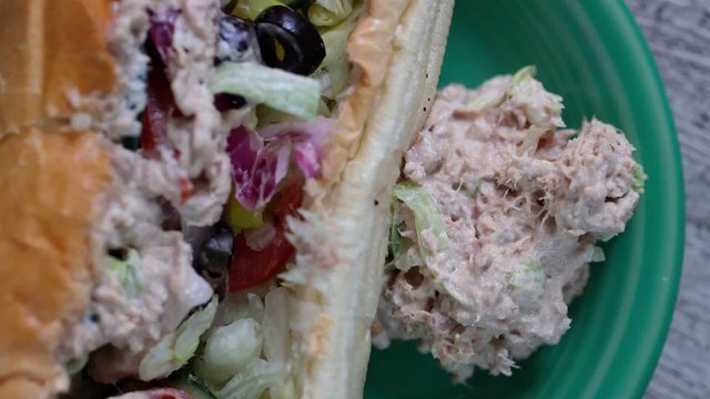 Subway : il n’y aurait aucune trace de thon dans les sandwichs au thon