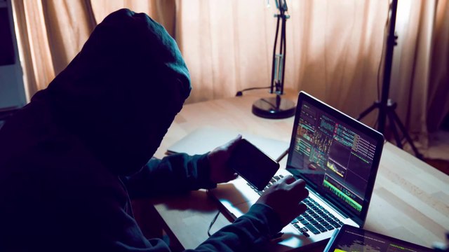 Arnaque : attention à ce faux mail des impôts qui vous promet un remboursement