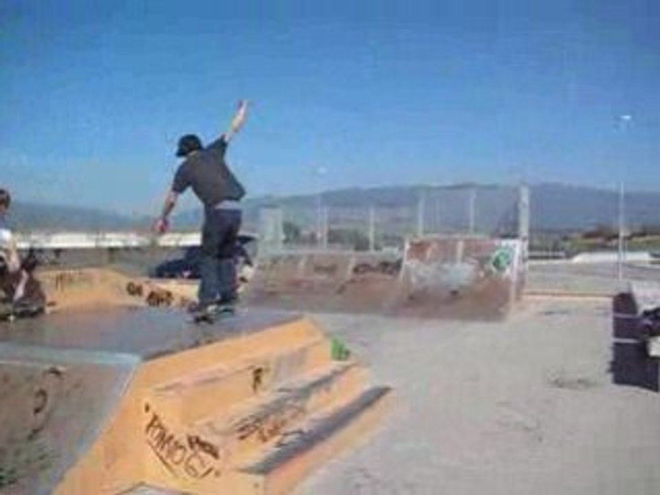 Pol en el skate park de les franqueses