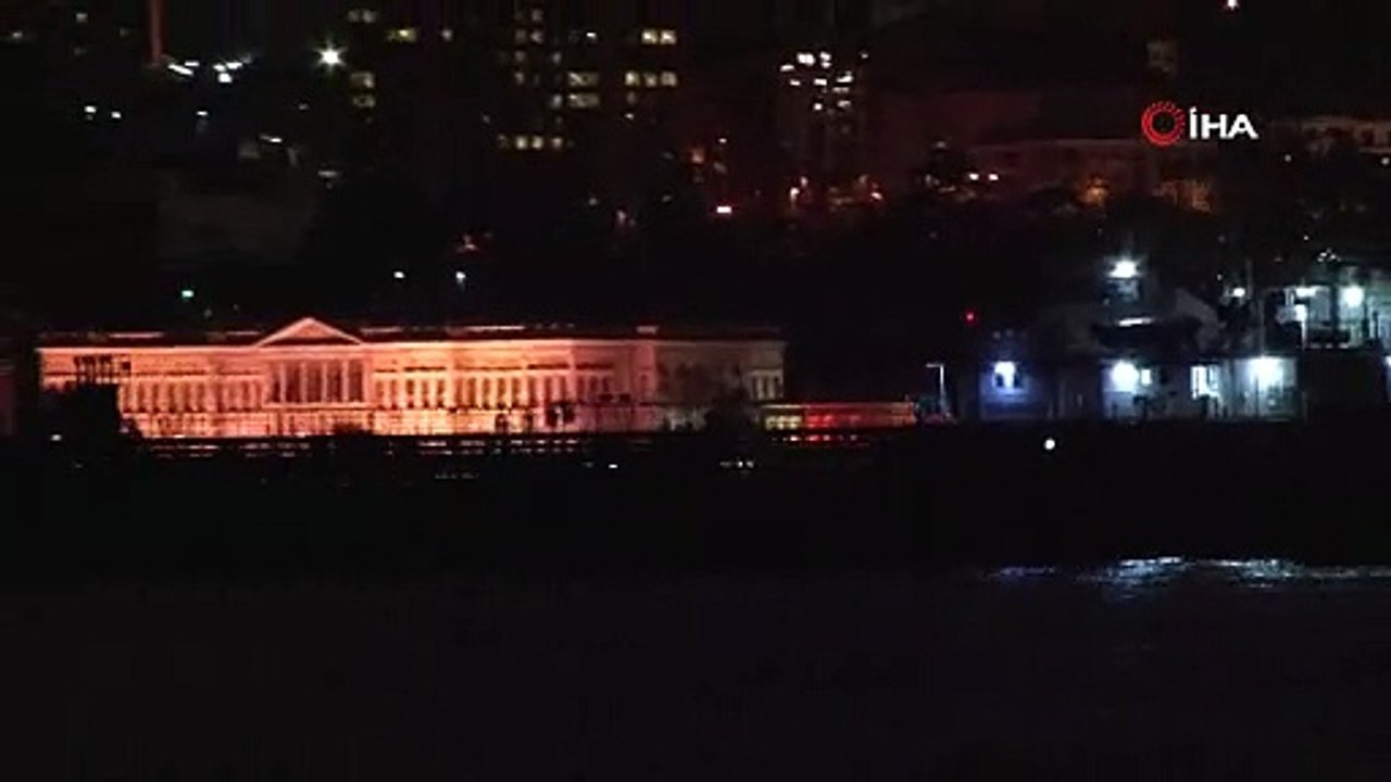 Rusya'dan gelen tonlarca ayçiçeği yağı yüklü gemi İstanbul Boğazı'na ulaştı