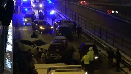 Bursa'da yol buz pistine döndü : 11 araç birbirine girdi