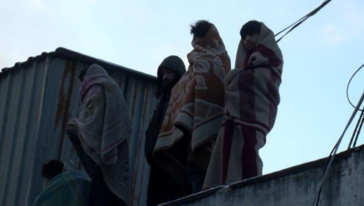 Isınmak için yaktıkları ateş, kağıt deposunu küle çevirdi! Yaşananları korku dolu gözlerle izlediler