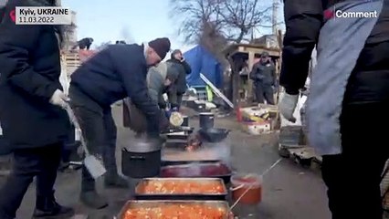 شاهد: مطبخُ تطوعي في كييف يقدم الطعام مجاناً لآلاف الجنود والمدنيين