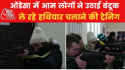 Ukrainians take weapon training in Odessa against Russia