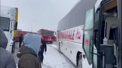 Kuzey Marmara Otoyolu'nda zincirleme trafik kazası