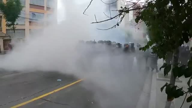 Miles de profesores inician una guerra en La Paz en defensa de sus derechos laborales