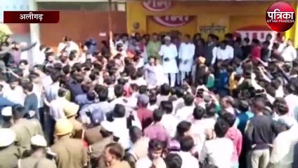 अराजक तत्वों ने मंदिर की गुंबद को किया क्षतिग्रस्त, फिर जो हुआ...