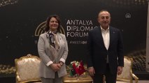 Çavuşoğlu, Libya Dışişleri Bakanı Necla Manguş ile görüştü