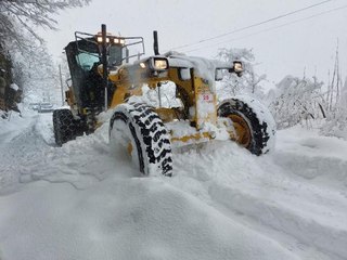 KARADENİZ'DE, 9 İLDE BİN 777 KÖY VE MAHALLE YOLU KARDAN KAPANDI
